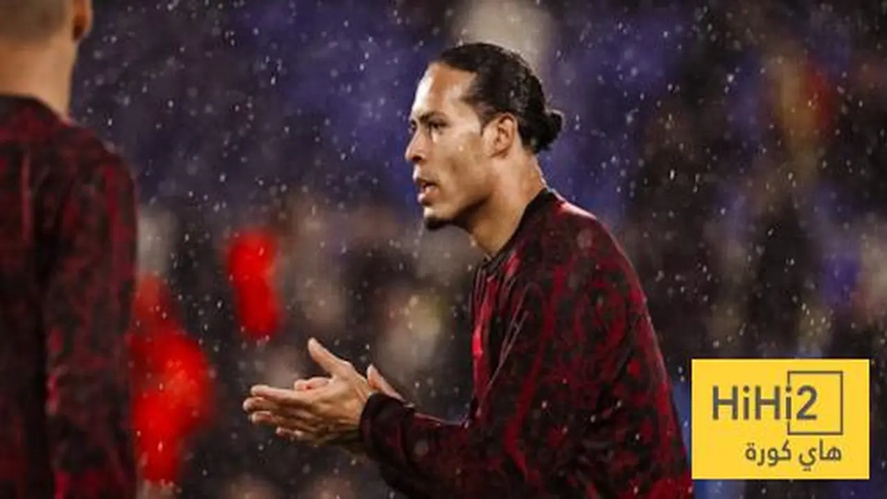 اللقاء المنتظر.. أداء فان دايك يتصدر مواجهة ليدز يونايتد 2025